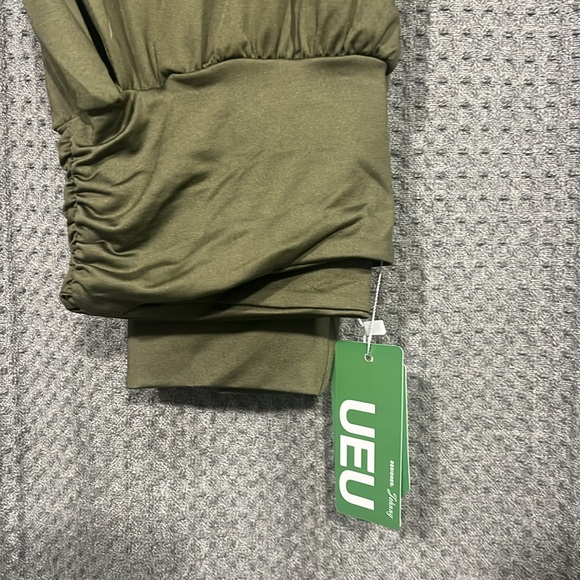 New UEU Army Green Yoga Pants.  Size M. - Picture 3 of 5